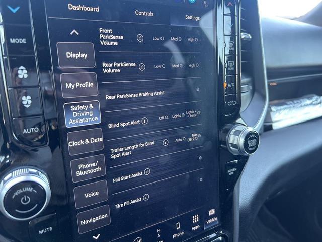 Photo of 2022 Granite Crystal Metallic Clearcoat RAM 1500