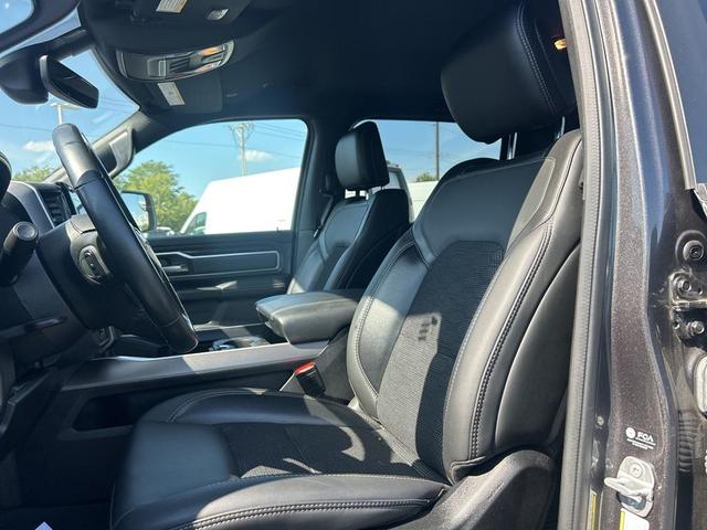 Photo of 2022 Granite Crystal Metallic Clearcoat RAM 1500