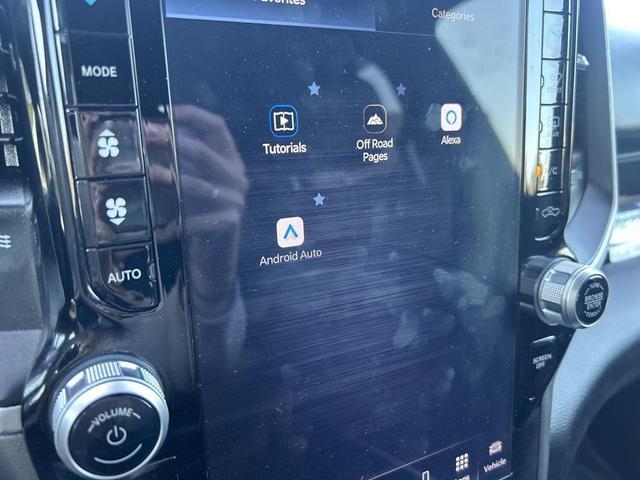 Photo of 2022 Granite Crystal Metallic Clearcoat RAM 1500