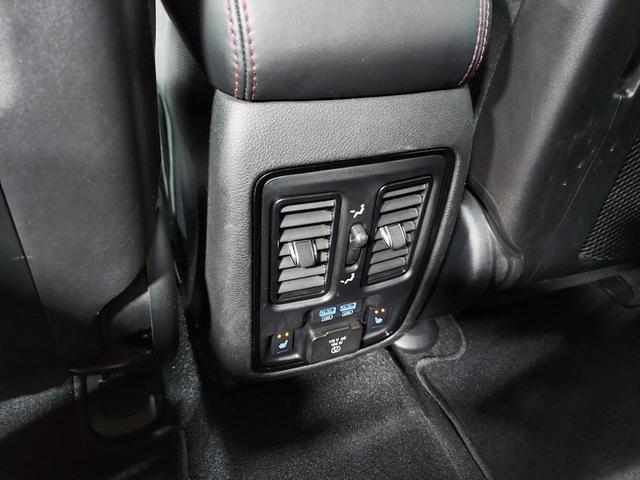 Photo of 2021 DB Black Crystal Clearcoat Dodge Durango