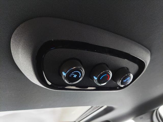 Photo of 2021 DB Black Crystal Clearcoat Dodge Durango