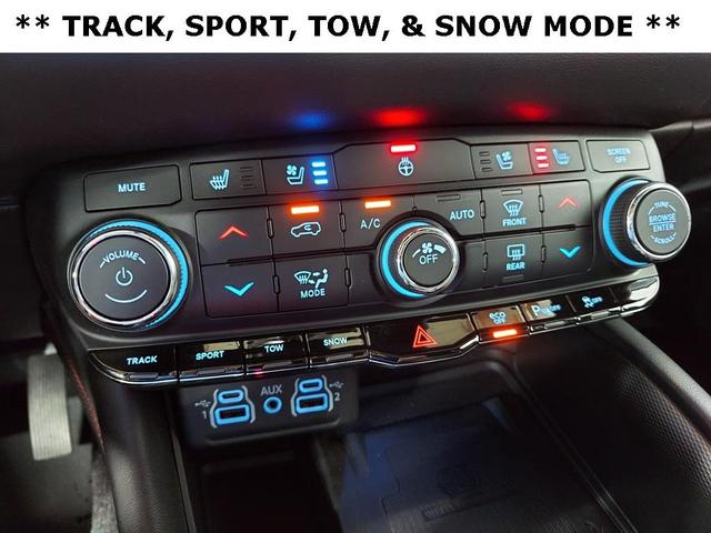 Photo of 2021 DB Black Crystal Clearcoat Dodge Durango
