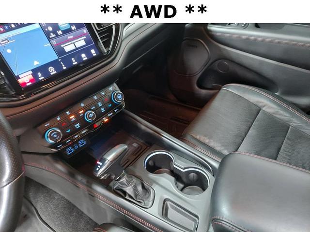 Photo of 2021 DB Black Crystal Clearcoat Dodge Durango
