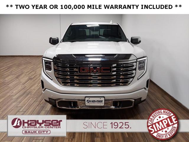 Photo of 2022 White Frost Tricoat GMC Sierra 1500