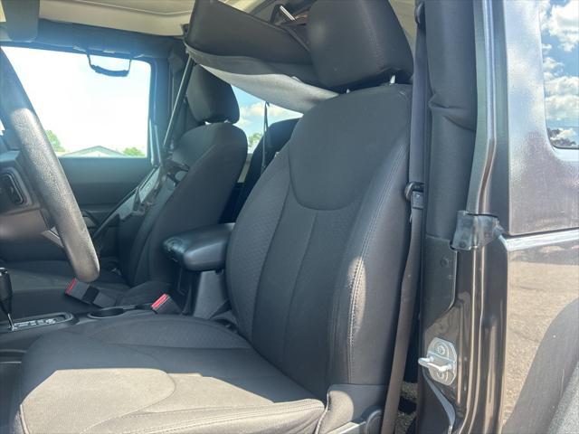 Photo of 2017 Granite Crystal Metallic Clearcoat Jeep Wrangler