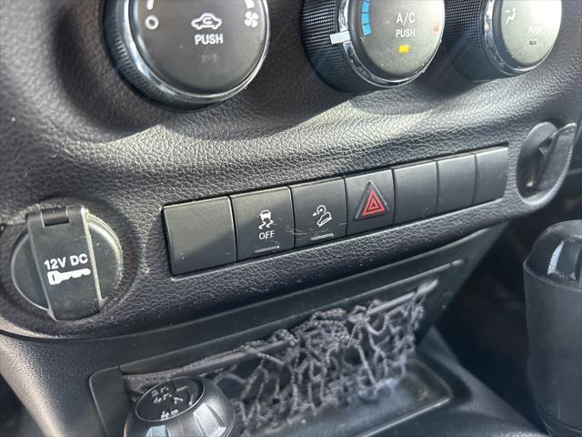 Photo of 2017 Granite Crystal Metallic Clearcoat Jeep Wrangler