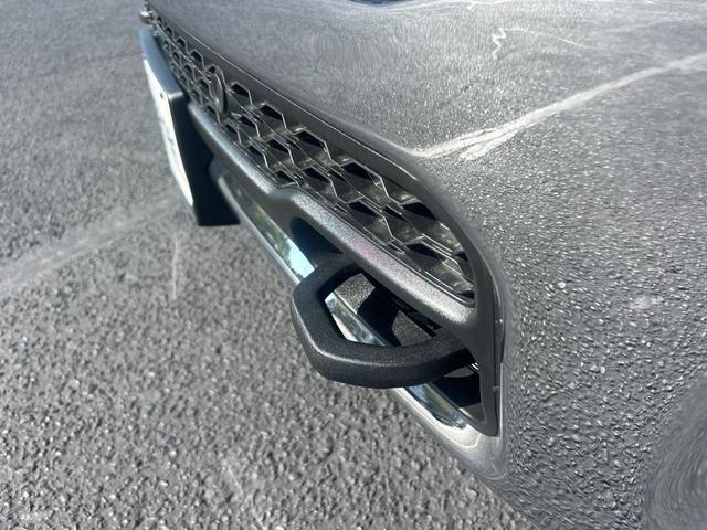 Photo of 2026 Diamond Black Crystal Pearlcoat RAM 1500