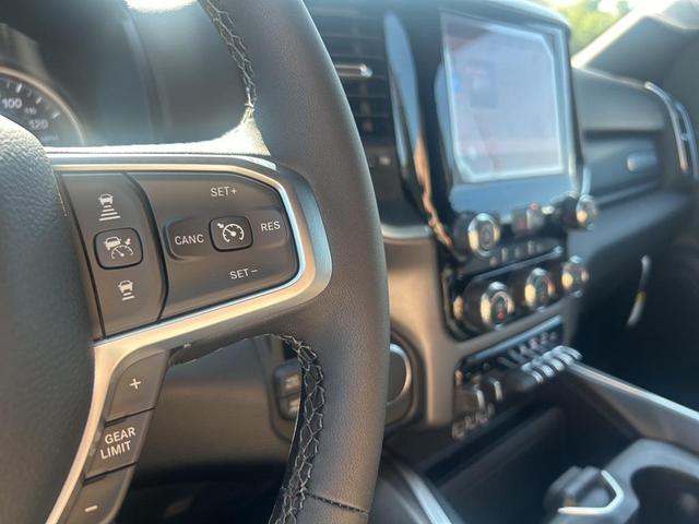 Photo of 2026 Diamond Black Crystal Pearlcoat RAM 1500