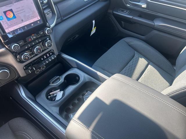 Photo of 2026 Diamond Black Crystal Pearlcoat RAM 1500