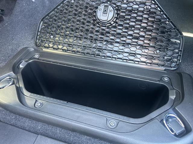 Photo of 2026 Diamond Black Crystal Pearlcoat RAM 1500