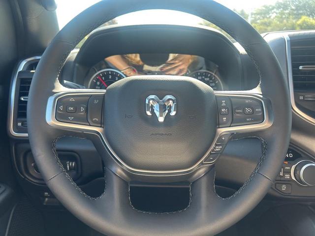 Photo of 2026 Diamond Black Crystal Pearlcoat RAM 1500