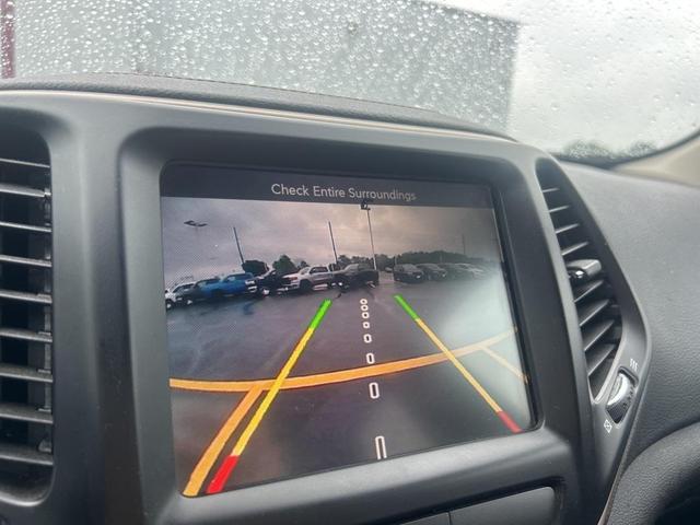 Photo of 2018 Olive Green Pearlcoat Jeep Cherokee