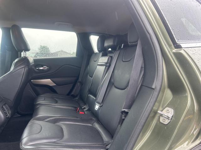 Photo of 2018 Olive Green Pearlcoat Jeep Cherokee