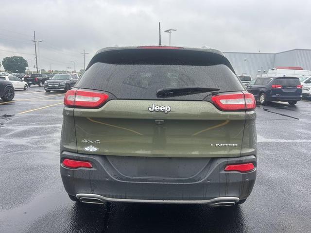 Photo of 2018 Olive Green Pearlcoat Jeep Cherokee