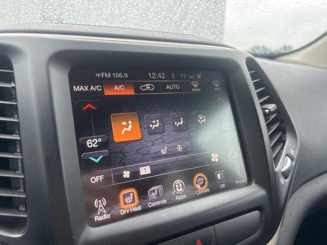 Photo of 2018 Olive Green Pearlcoat Jeep Cherokee