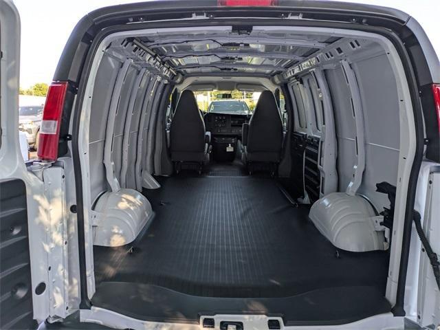Photo of 2025 Summit White Chevrolet Express 2500