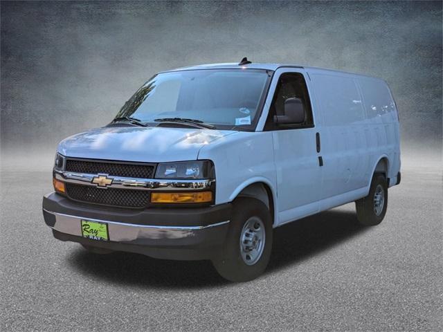 Photo of 2025 Summit White Chevrolet Express 2500