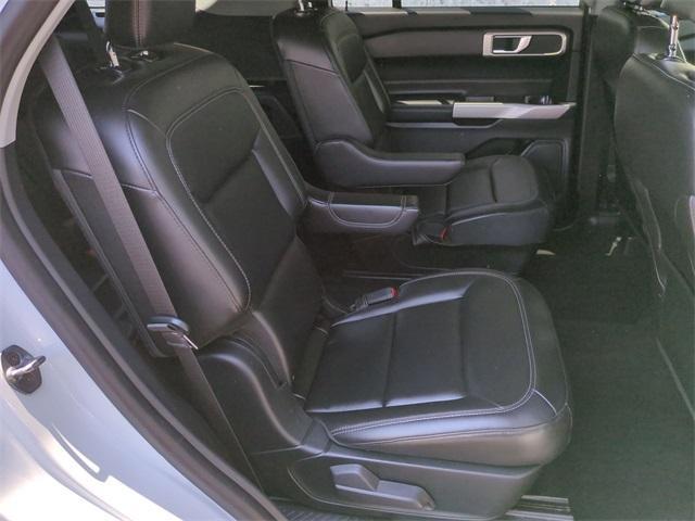 Photo of 2022 Oxford White Ford Explorer
