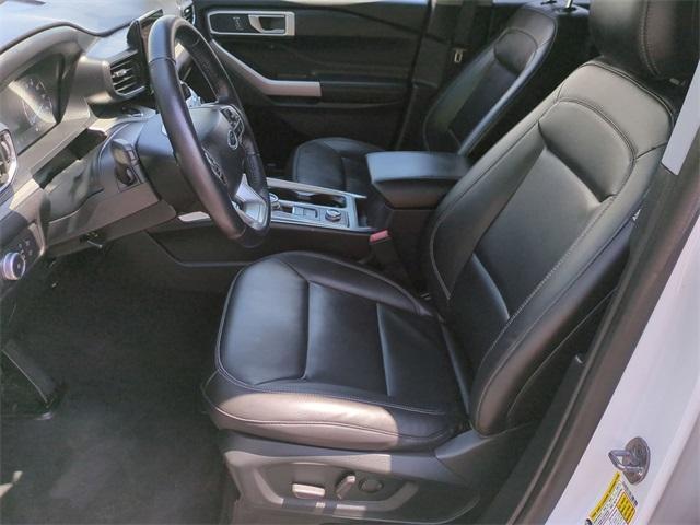 Photo of 2022 Oxford White Ford Explorer