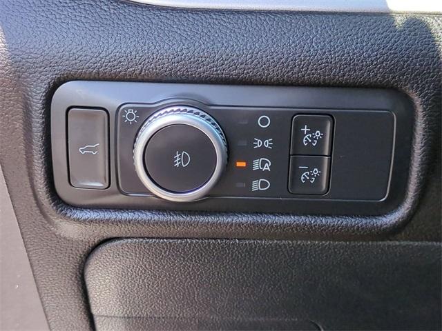 Photo of 2022 Oxford White Ford Explorer
