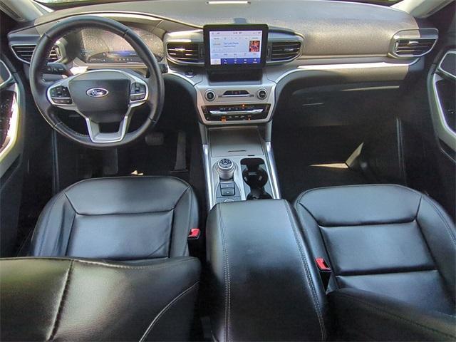 Photo of 2022 Oxford White Ford Explorer
