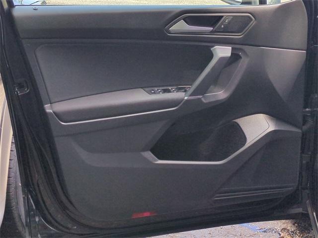 Photo of 2020 Deep Black Pearl Effect Volkswagen Tiguan