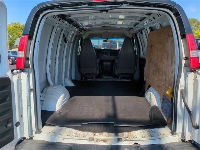 Photo of 2017 Summit White Chevrolet Express 2500