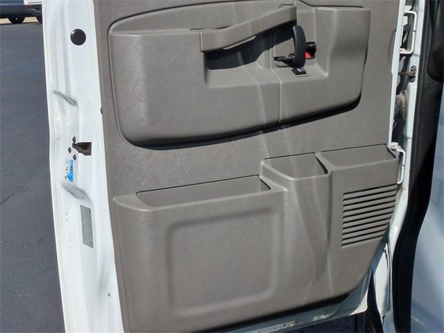 Photo of 2017 Summit White Chevrolet Express 2500