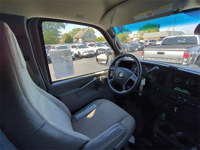 Photo of 2017 Summit White Chevrolet Express 2500