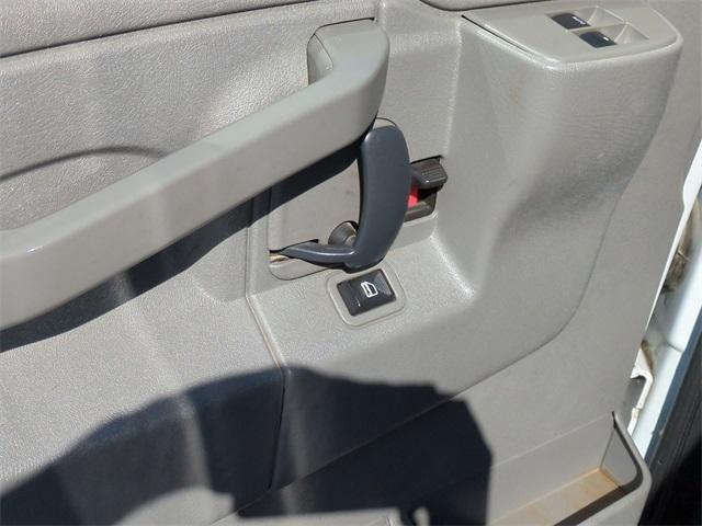 Photo of 2017 Summit White Chevrolet Express 2500