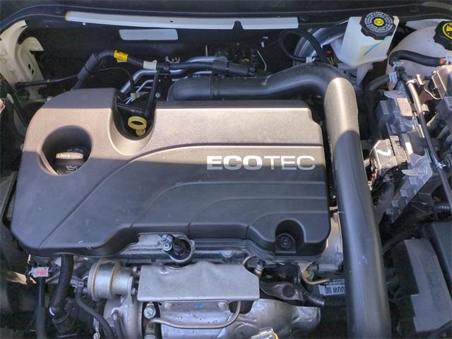 Photo of 2021 Summit White Chevrolet Equinox