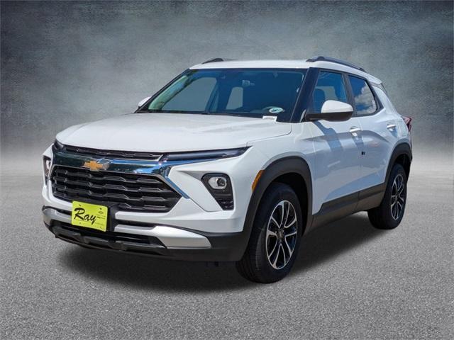 Photo of 2026 Summit White Chevrolet Trailblazer