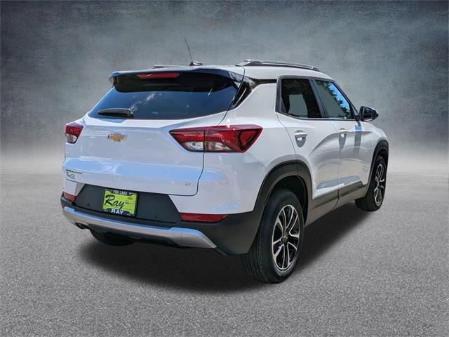Photo of 2026 Summit White Chevrolet Trailblazer
