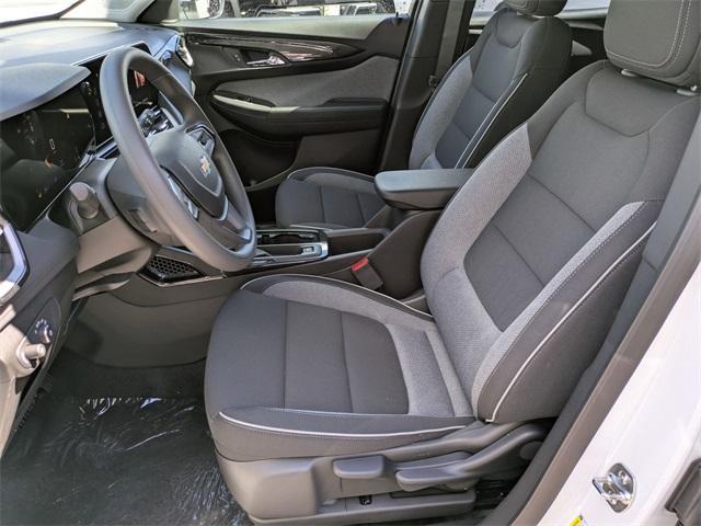 Photo of 2026 Summit White Chevrolet Trailblazer