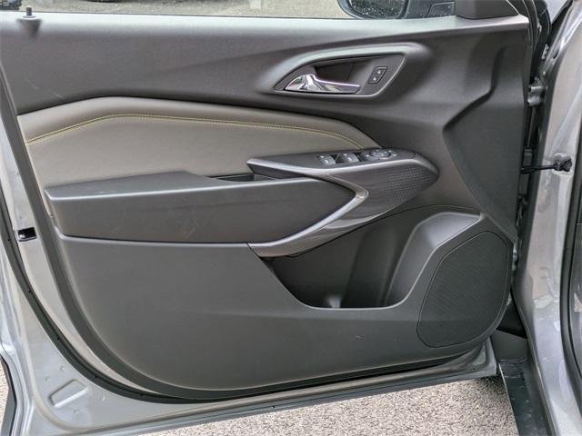 Photo of 2025 Sterling Gray Metallic Chevrolet Trax