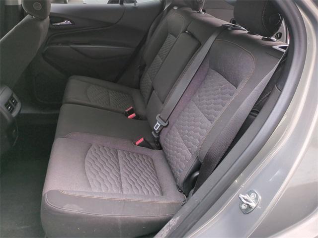 Photo of 2018 Pepperdust Metallic Chevrolet Equinox