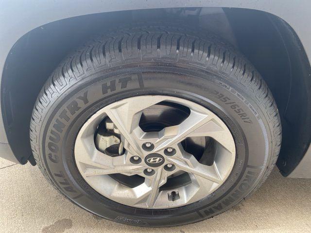 Photo of 2024 White Pearl Hyundai TUCSON