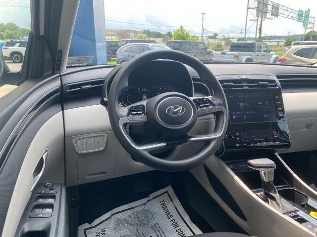 Photo of 2024 White Pearl Hyundai TUCSON