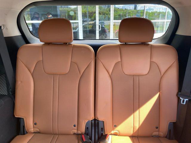 Photo of 2022 Ebony Black Kia Sorento