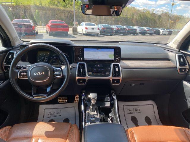 Photo of 2022 Ebony Black Kia Sorento