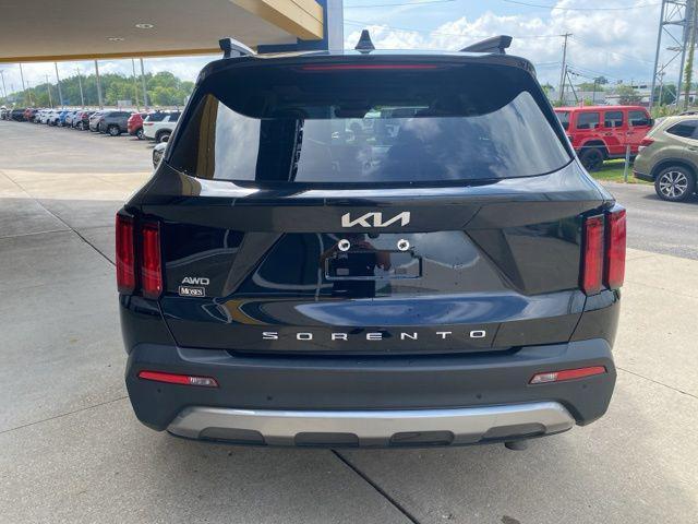 Photo of 2022 Ebony Black Kia Sorento