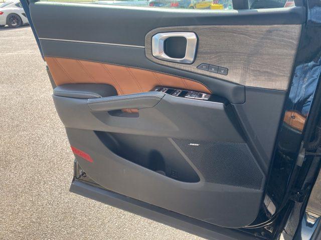 Photo of 2022 Ebony Black Kia Sorento