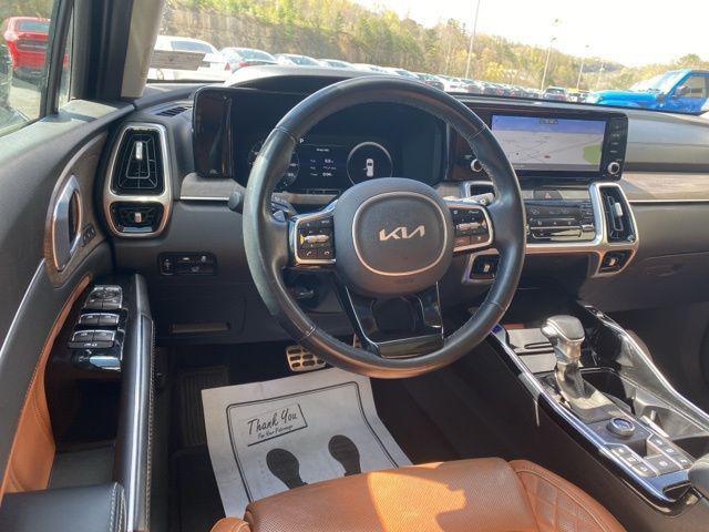 Photo of 2022 Ebony Black Kia Sorento