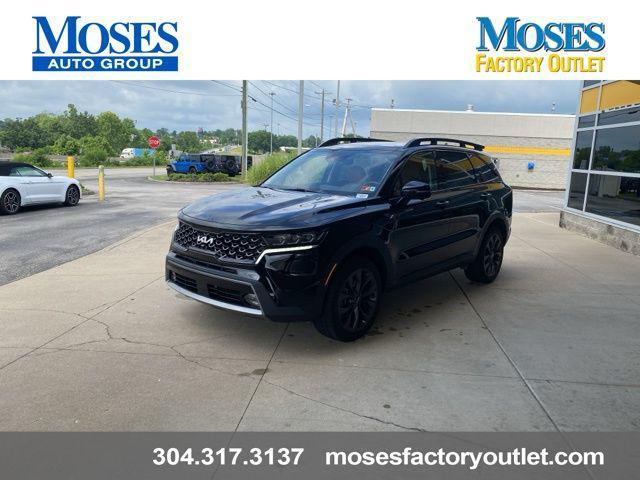 Photo of 2022 Ebony Black Kia Sorento
