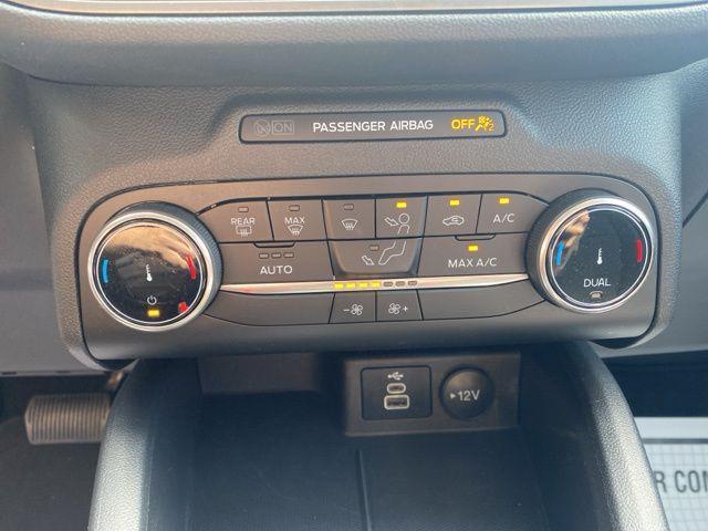Photo of 2024 Silver Metallic Ford Escape