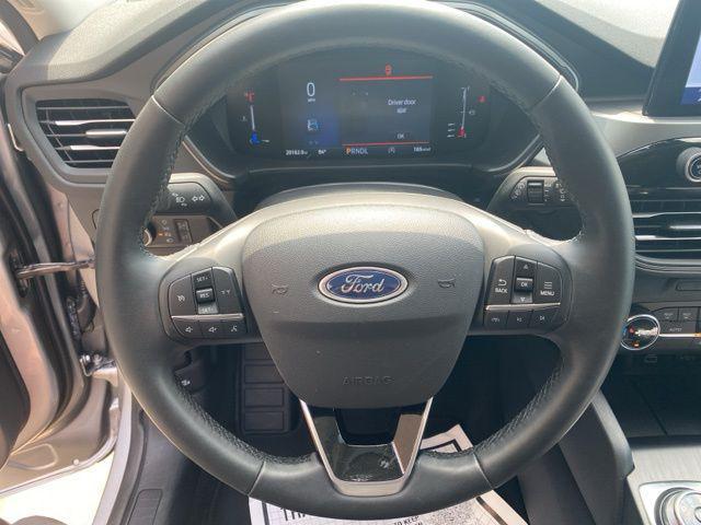 Photo of 2024 Silver Metallic Ford Escape