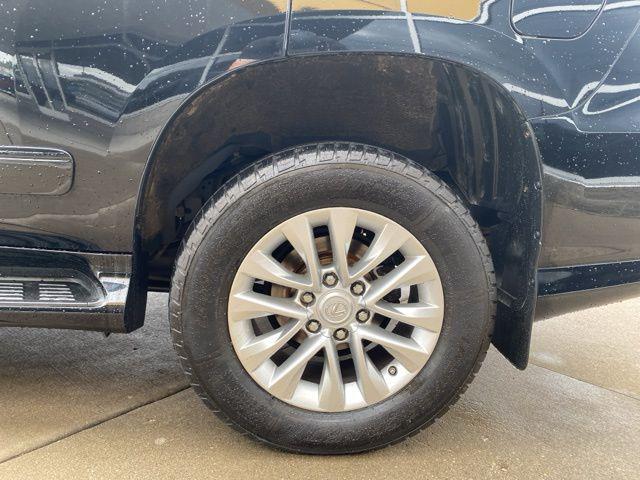 Photo of 2018 Black Onyx Lexus GX 460