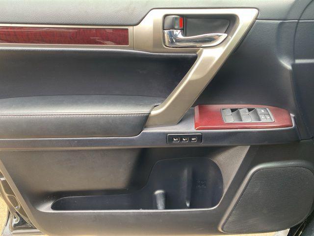 Photo of 2018 Black Onyx Lexus GX 460