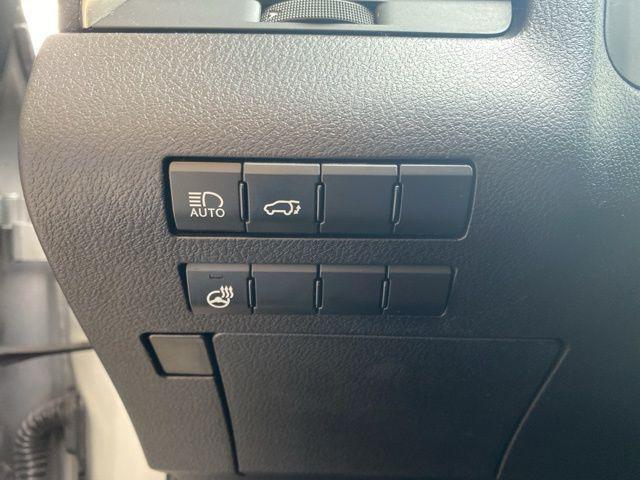 Photo of 2022 Atomic Silver Lexus RX 350
