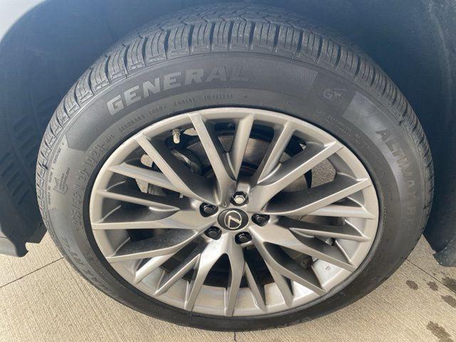 Photo of 2022 Atomic Silver Lexus RX 350